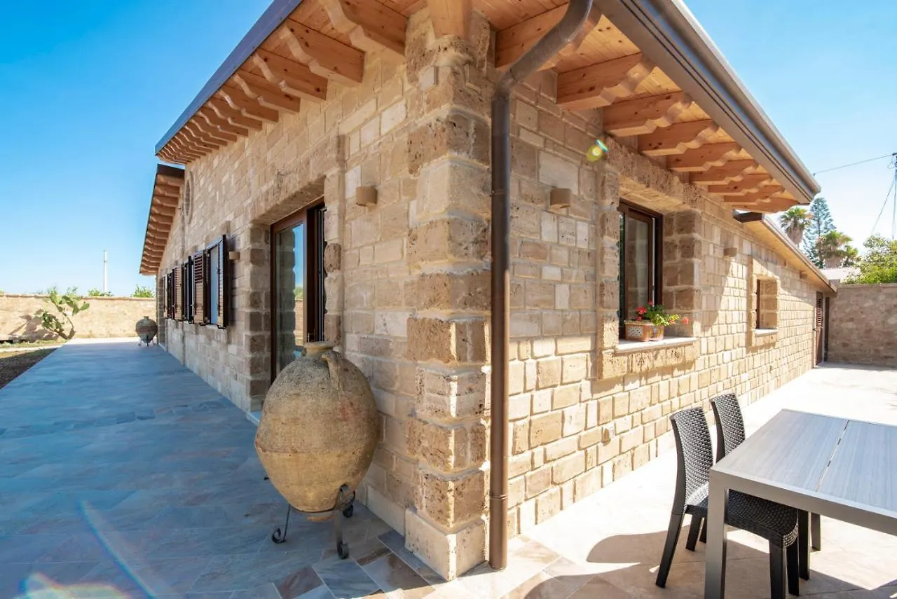 Villa Del Papiro Avola 0*,